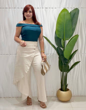 Cargar imagen en el visor de la galería, Asymmetric Natural Jeans

