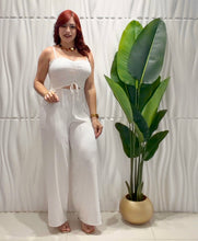 Cargar imagen en el visor de la galería, White Jumpsuit
