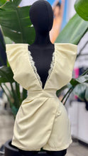 Cargar imagen en el visor de la galería, Butter Yellow Romper
