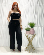 Cargar imagen en el visor de la galería, Black Ruffle Top &amp; Palazzo Set
