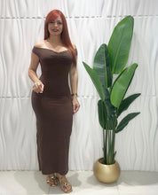 Cargar imagen en el visor de la galería, Chocolate Midi Dress
