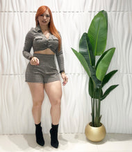 Cargar imagen en el visor de la galería, Crop Top &amp; Short Set
