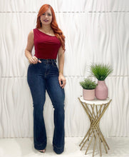 Cargar imagen en el visor de la galería, Vibrant Belt Button Jeans
