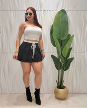 Cargar imagen en el visor de la galería, Black &amp; White Skort

