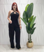 Cargar imagen en el visor de la galería, Black Top &amp; Palazzo Set

