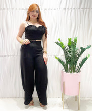 Cargar imagen en el visor de la galería, Black Top &amp; Highwaist Pants Set
