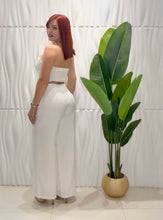 Cargar imagen en el visor de la galería, White Top &amp; Pant Set
