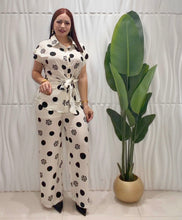 Cargar imagen en el visor de la galería, Ivory &amp; Black Button Top Pant Set
