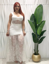 Cargar imagen en el visor de la galería, Lace Top &amp; Skirt Set
