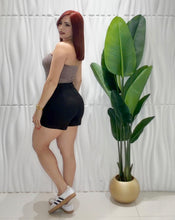 Cargar imagen en el visor de la galería, Black Short
