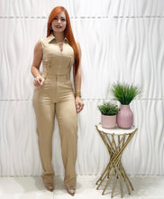 Cargar imagen en el visor de la galería, Sand Top &amp; Pant Set
