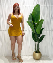 Cargar imagen en el visor de la galería, Mustard Romper
