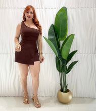 Cargar imagen en el visor de la galería, One Shoulder Brown Romper

