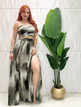 Cargar imagen en el visor de la galería, Grey Top &amp; Skirt Set

