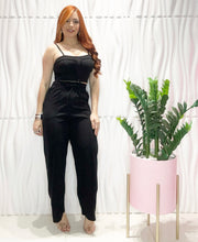 Cargar imagen en el visor de la galería, Bustier Black Top and Pants
