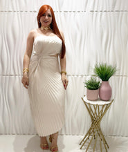 Cargar imagen en el visor de la galería, Beige Bliss Dress
