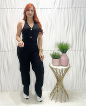 Cargar imagen en el visor de la galería, Black Vest &amp; Pant Set
