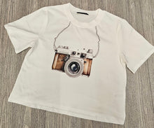 Cargar imagen en el visor de la galería, Camera T-Shirt
