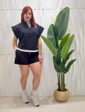 Cargar imagen en el visor de la galería, Black Top &amp; Short Set

