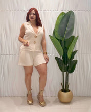 Cargar imagen en el visor de la galería, Beige Vest Set
