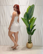 Cargar imagen en el visor de la galería, White Crop Top &amp; Short Set
