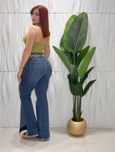 Cargar imagen en el visor de la galería, Vibrant Long Jeans
