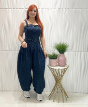 Cargar imagen en el visor de la galería, Big Pockets Loose Denim Jumpsuit

