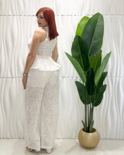 Cargar imagen en el visor de la galería, Formal Eyelet Set
