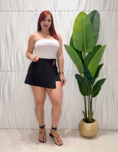 Cargar imagen en el visor de la galería, High Waist Black Skort
