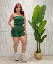 Cargar imagen en el visor de la galería, Green &amp; White Romper
