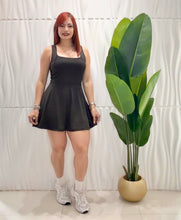 Cargar imagen en el visor de la galería, Black Flare Dress
