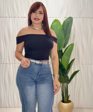 Cargar imagen en el visor de la galería, Off Shoulder Basic Top
