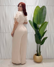 Cargar imagen en el visor de la galería, Beige Jumpsuit
