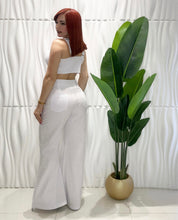 Cargar imagen en el visor de la galería, White Top &amp; Pant Set
