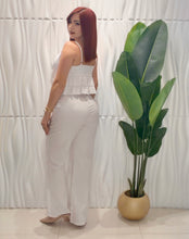 Cargar imagen en el visor de la galería, White Crop Top &amp; Pant Set
