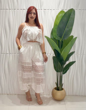 Cargar imagen en el visor de la galería, Lace White Top &amp; Pant Set
