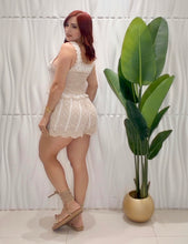 Cargar imagen en el visor de la galería, Beige &amp; White Crochet Set
