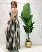 Cargar imagen en el visor de la galería, Grey Top &amp; Skirt Set
