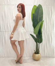 Cargar imagen en el visor de la galería, White Flare Dress
