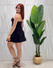 Cargar imagen en el visor de la galería, Black Eyelet Tunic
