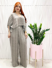 Cargar imagen en el visor de la galería, Tunic Top and Pant Set
