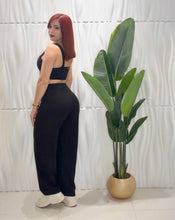 Cargar imagen en el visor de la galería, Black Top &amp; Leg Pants Set

