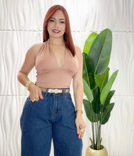 Cargar imagen en el visor de la galería, Halter Lycra Top
