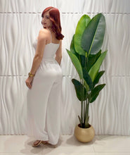 Cargar imagen en el visor de la galería, White Jumpsuit
