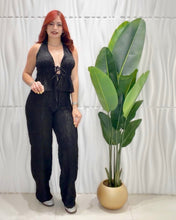 Cargar imagen en el visor de la galería, Black Halter Top &amp; Pant Set

