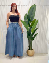 Cargar imagen en el visor de la galería, Vibrant Light Jeans
