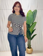 Cargar imagen en el visor de la galería, Stripes Top
