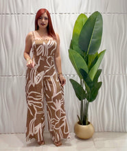 Cargar imagen en el visor de la galería, Mocha &amp; Ivory Jumpsuit
