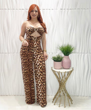 Cargar imagen en el visor de la galería, Animal Print Jumpsuit
