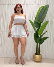 Cargar imagen en el visor de la galería, White Crop Top &amp; Short Set

